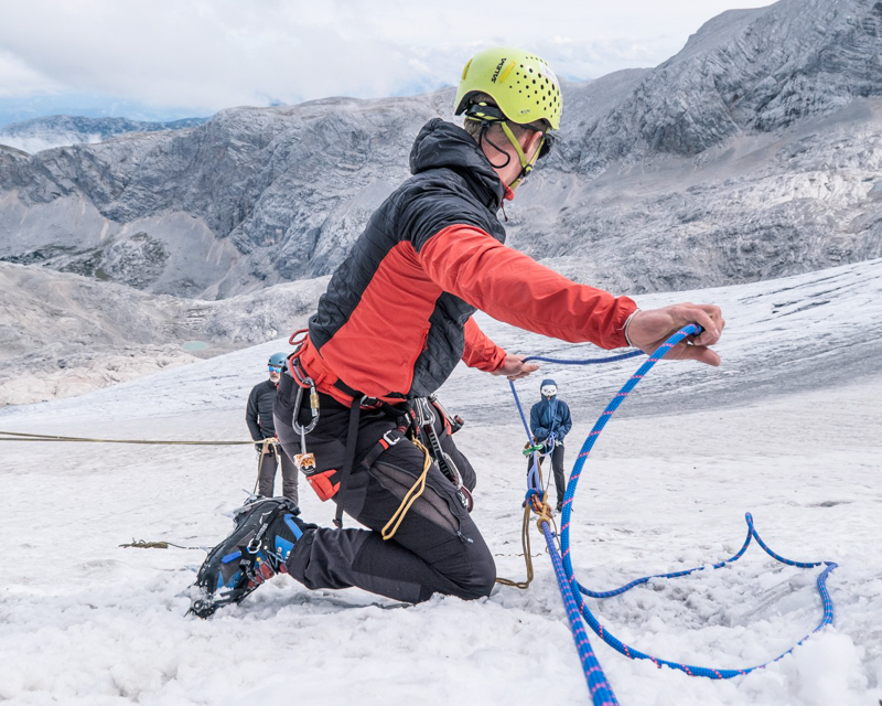 Intensivkurs Spaltenbergung am Dachstein – 1 Tag Training für Hochtouren | Alpinschule Bergpuls©Bergführer Rene Guhl-10